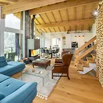 Luxury Panoramic View Fireplace Sauna Garden シャレー *