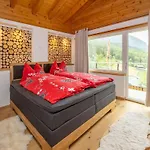 Luxury Panoramic View Fireplace Sauna Garden シャレー *