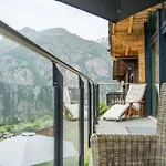 Luxury Panoramic View Fireplace Sauna Garden シャレー