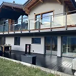 シャレー Luxury Panoramic View Fireplace Sauna Garden グレヘン