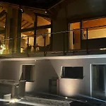 Luxury Panoramic View Fireplace Sauna Garden 샬레